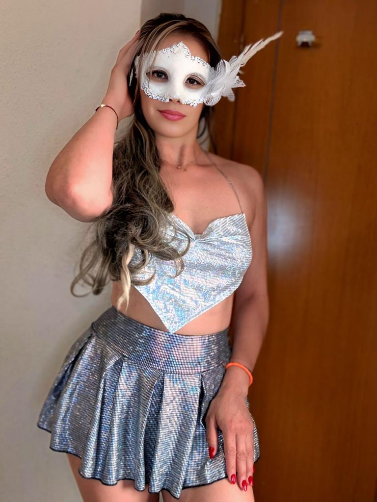 642296360: Chica busca chico en León