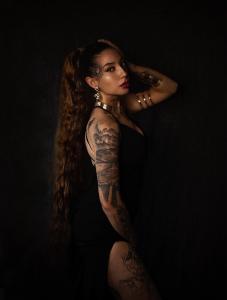 689146421: Chica busca chico en Gerona