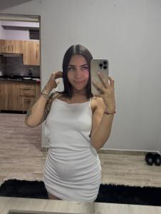 610183144: Chica busca chico en Málaga