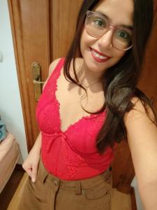 697734316: Chica busca chico en Sevilla