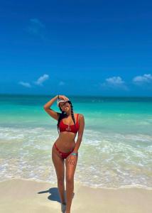 643420729: Chica busca chico en Barcelona