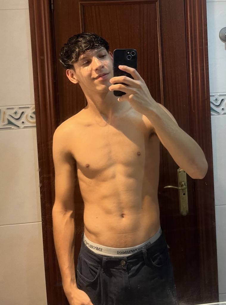 674344545: Chico busca chica en Málaga