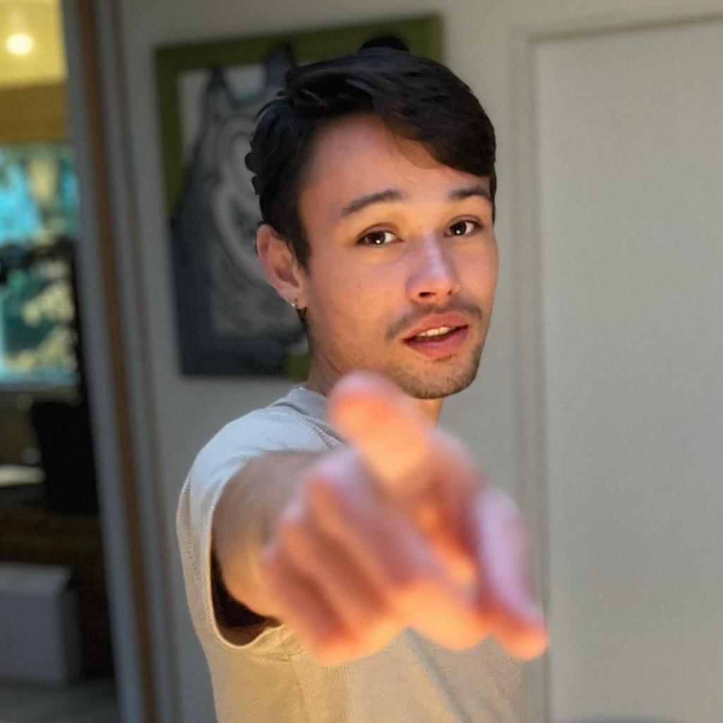 Chico busca chica en Sevilla: 