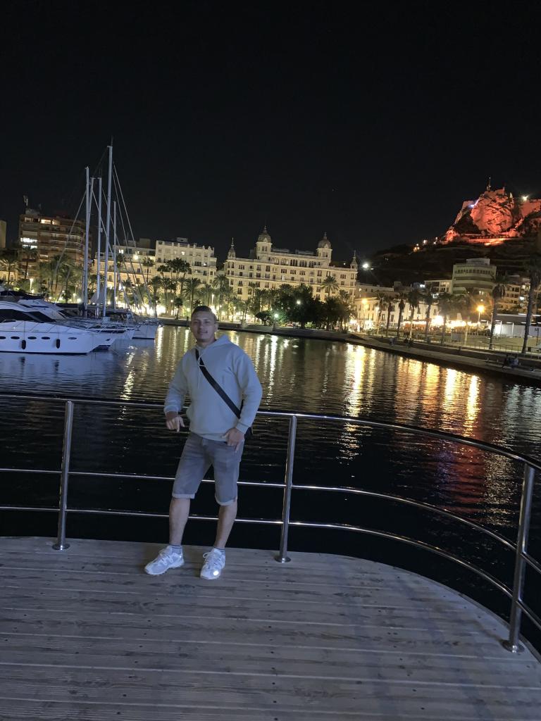 642432590: Chico busca chica en Castellón