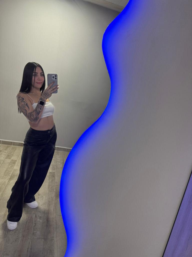 610183144: Chica busca chico en Málaga