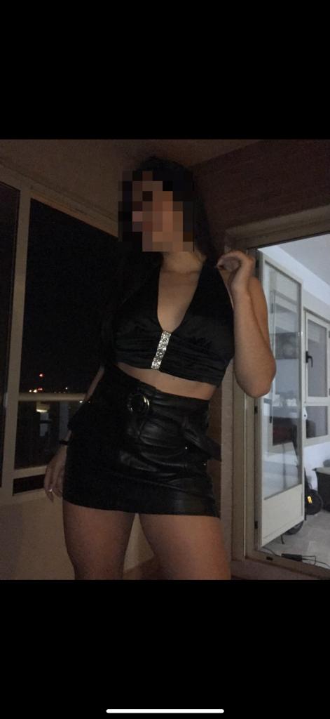 Chica busca chico en Alicante: Chica busca chico