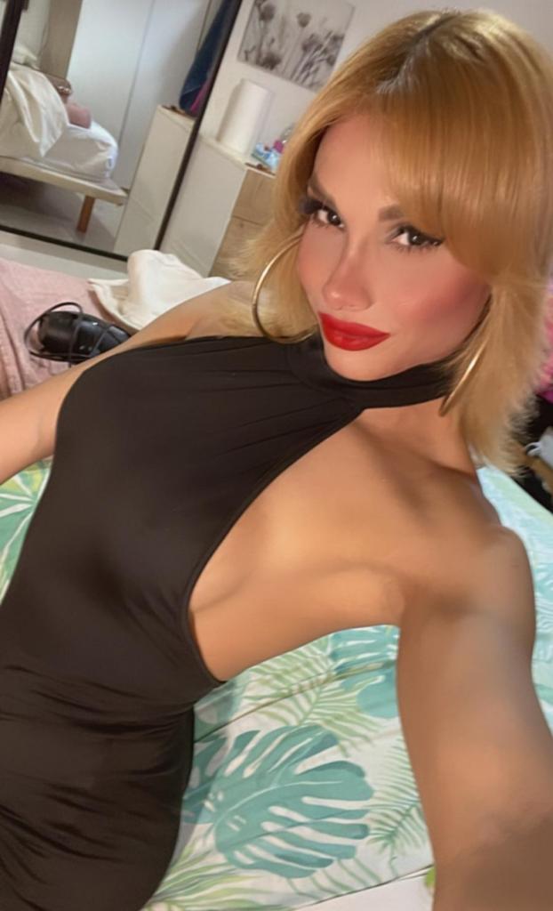 605404290: Travesti en Barcelona