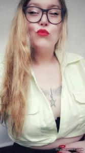 613915037: Chica busca chico en La Coruña