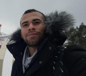 647364661: Chico busca chica en Madrid