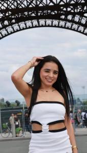 613342270: Chica busca chico en Barcelona