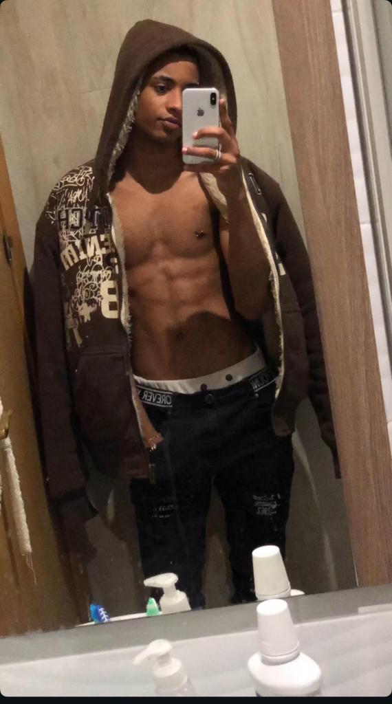 606926363: Chico busca chica en Madrid