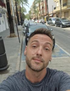 644917010: Chico busca chica en Valencia