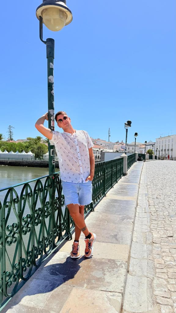 Chico busca chica en Huelva: 