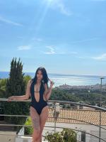 647242159: Chica busca chico en Barcelona