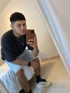 678689531: Chico busca chica en Madrid