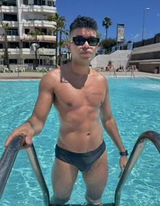 615771548: Chico busca chica en Las Palmas