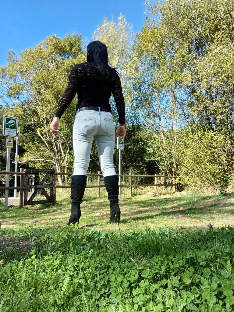 615806903: Chica busca chico en Álava