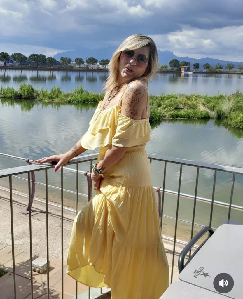 602670111: Chica busca chico en Barcelona