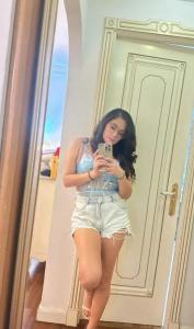 697734316: Chica busca chico en Sevilla