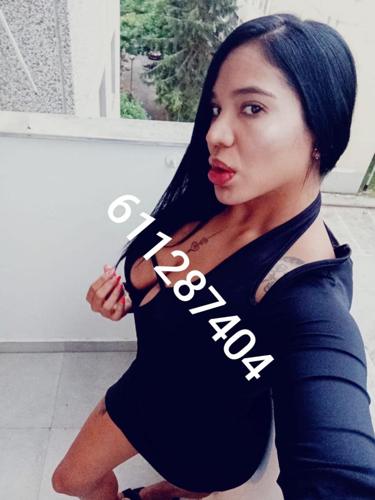 611287404: Chica busca chico en La Coruña