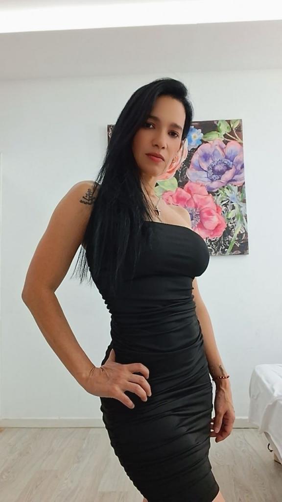 692082633: Chica busca chico en Ibiza