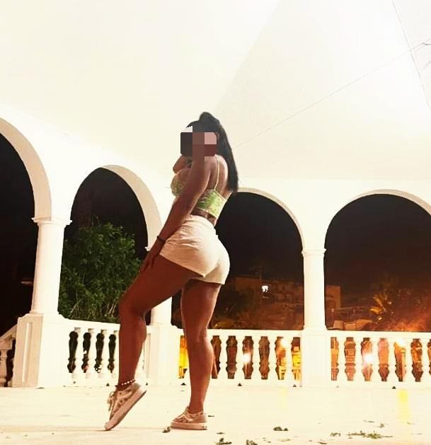 611315762: Chica busca chico en Navarra