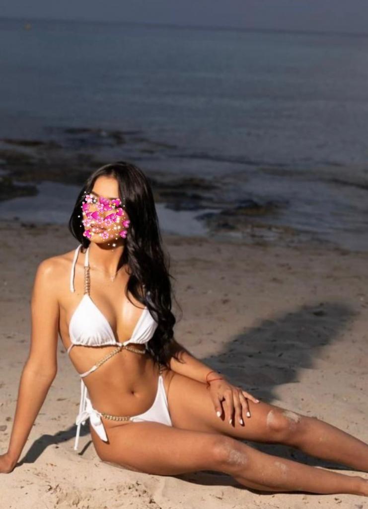 613368011: Chica busca chico en Barcelona