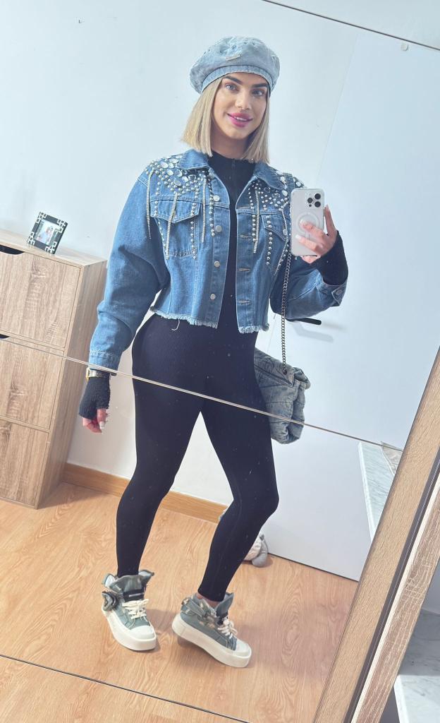 607212118: Transexual en Cádiz