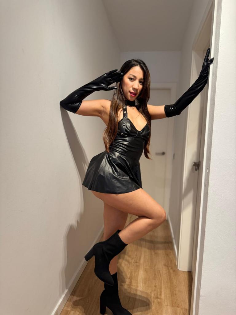 666451358: Chica busca chico en Ibiza