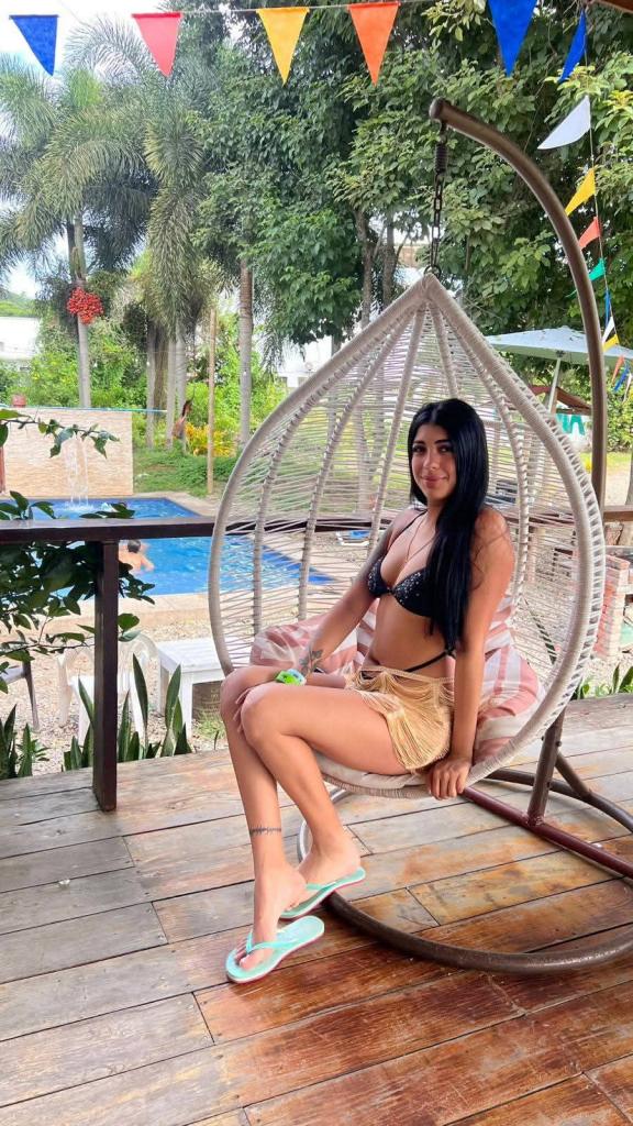 663872125: Chica busca chico en Barcelona