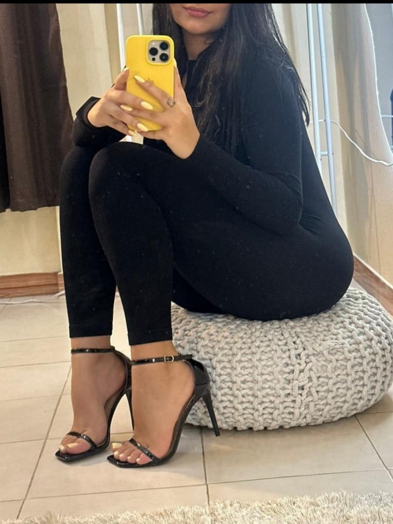 641880298: Chica busca chico en Granada