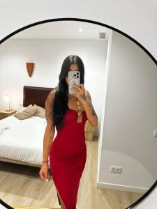 663872125: Chica busca chico en Barcelona