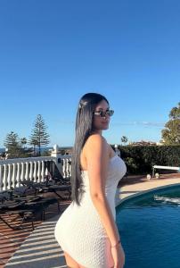 663872125: Chica busca chico en Barcelona