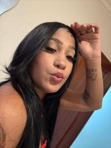 647988449: Chica busca chico en Sevilla