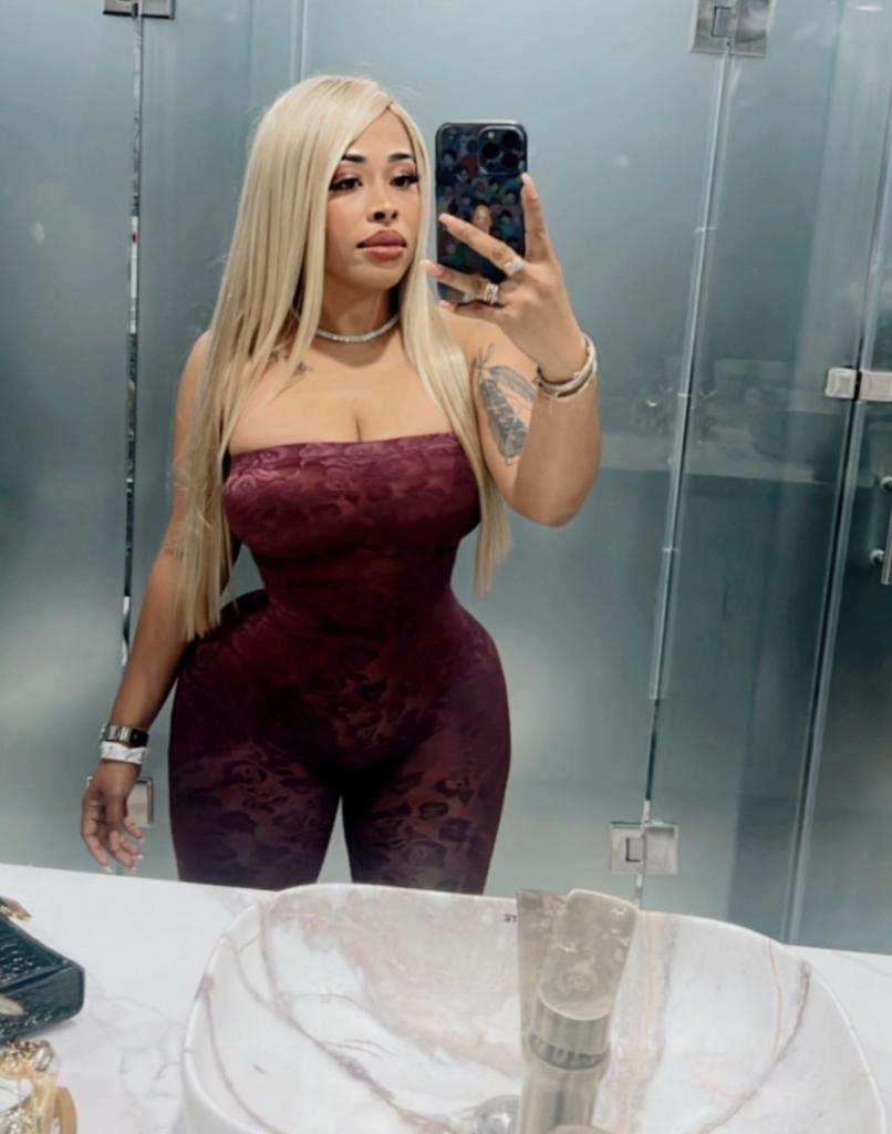 614994936: Chica busca chico en Barcelona