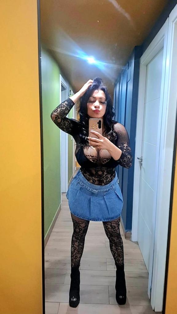 617712987: Chica busca chico en Almería