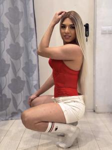 610429349: Travesti en León