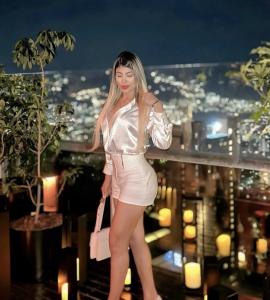 614721087: Chica busca chico en Madrid