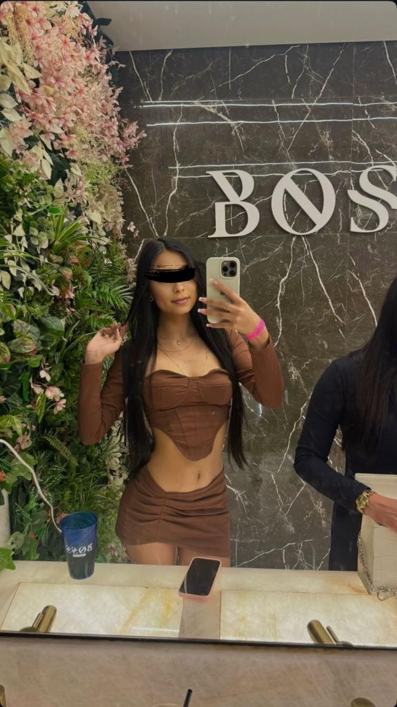 643764601: Chica busca chico en Barcelona