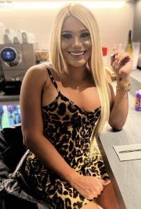 695273632: Travesti en Badajoz