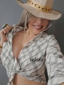 613880977: Chica busca chico en Madrid