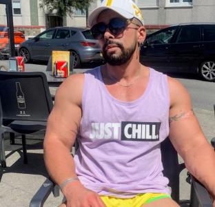 698133722: Chico busca chica en Zaragoza