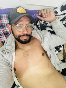 672979567: Chico busca chica en Asturias