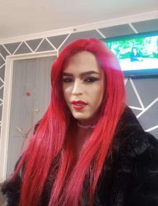 613907983: Transexual en La Coruña