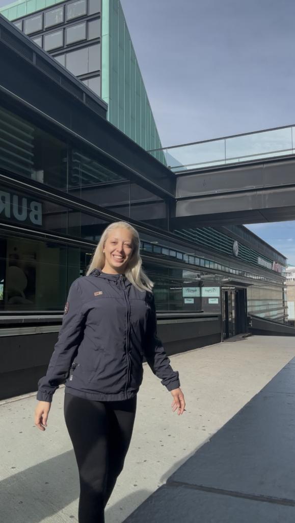 695998689: Chica busca chico en Pontevedra