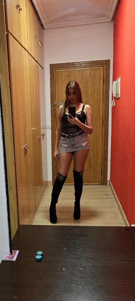 643813212: Chica busca chico en Madrid