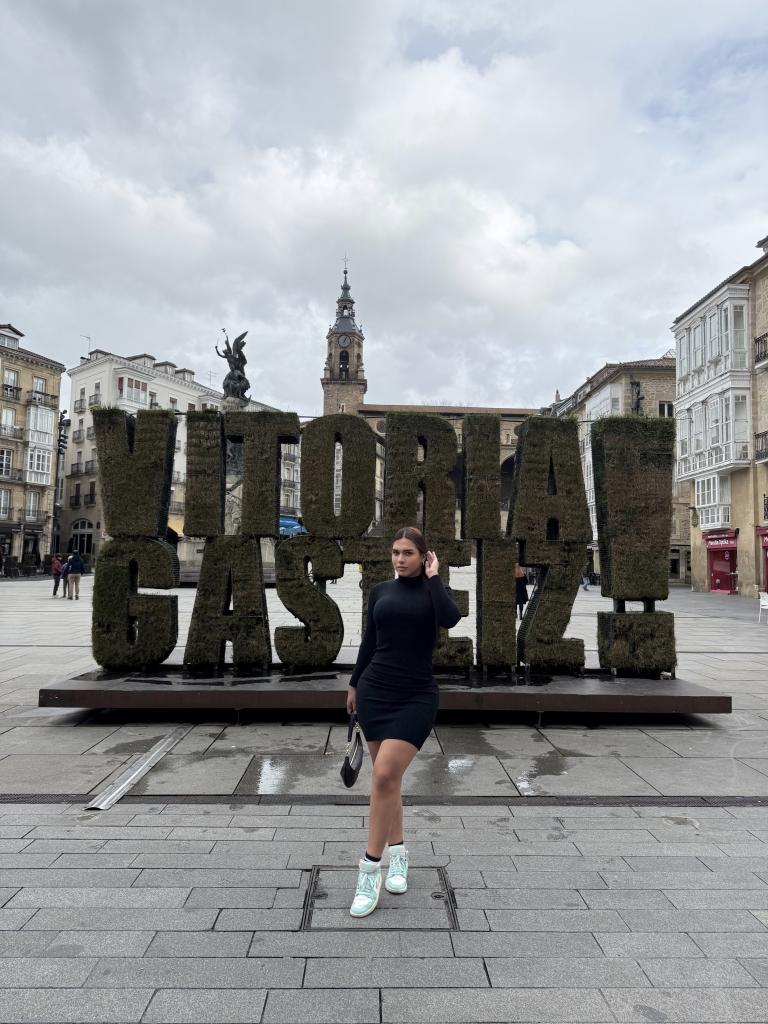 632924136: Travesti en Pontevedra