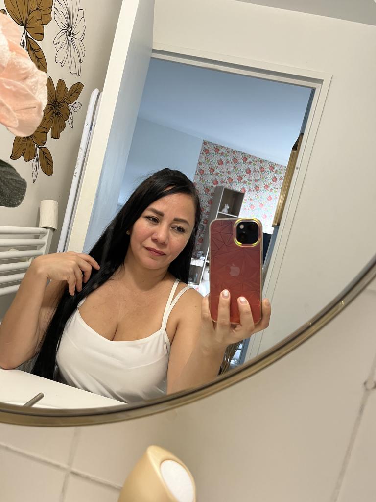 612515159: Chica busca chico en Barcelona