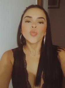 677661838: Chica busca chico en Madrid