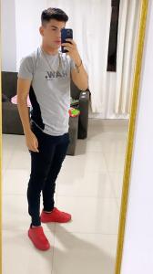 603954131: Chico busca chica en Málaga